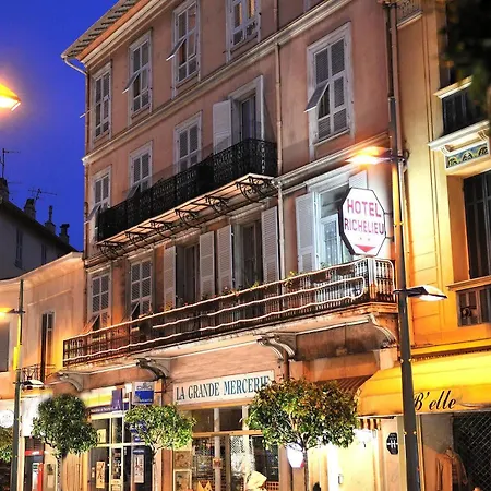 Richelieu Hotel 2*